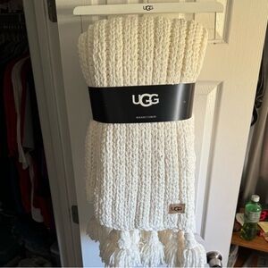 UGG RARE IVORY BRAIDED KNIT THROW